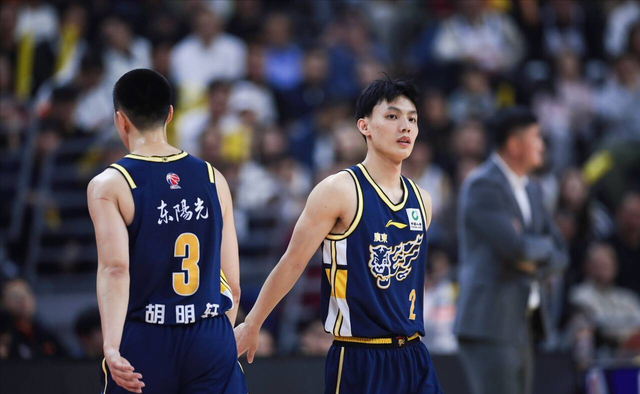 广东男篮惨败辽宁 球员表现低迷引担忧