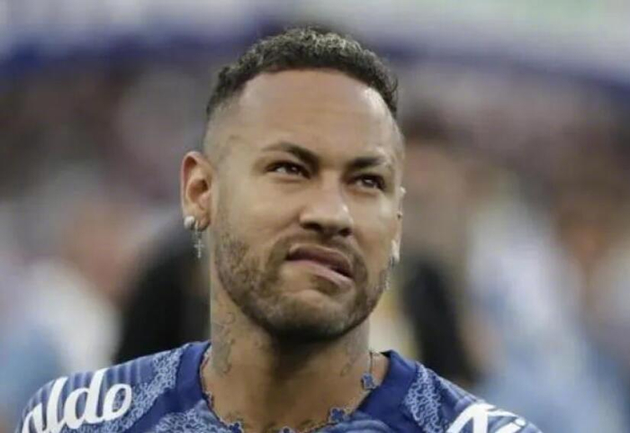 内马尔落选国家队引争议 儒尼尼奥力挺其世界杯