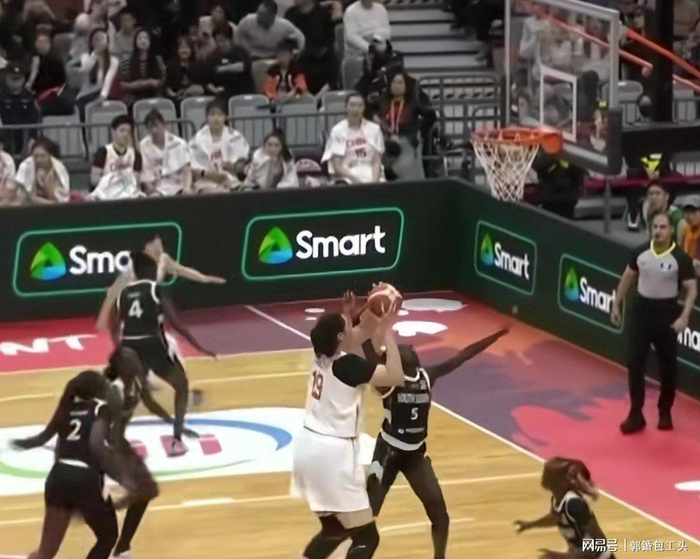 王思雨爆发率队逆转南苏丹 女篮稳获世界杯席位