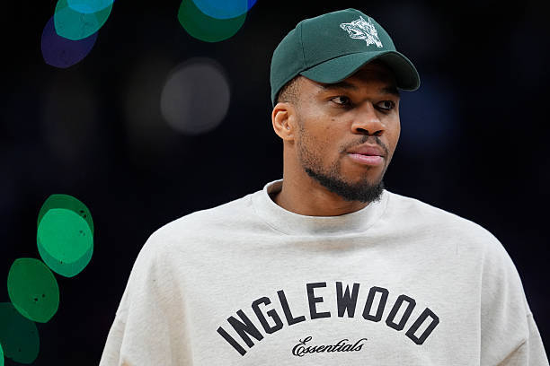 字母哥遭雄鹿强制休战引