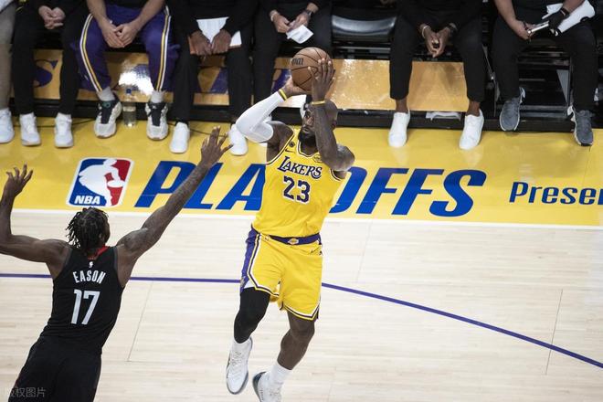 湖人首战告捷杜兰特缺阵火箭难阻败局